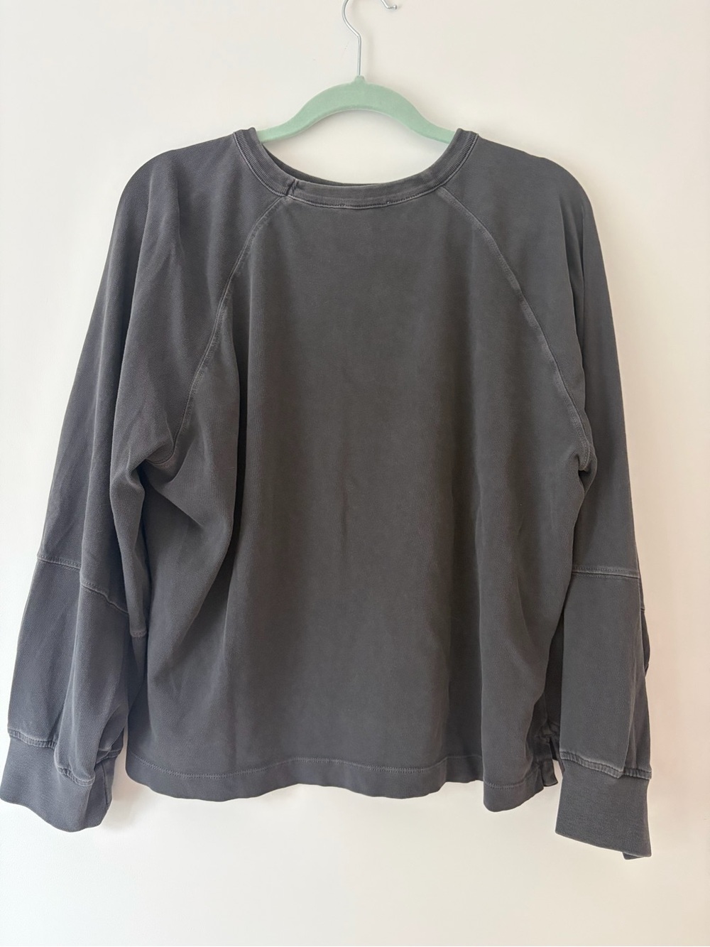 Relaxed Long Sleeve Raglan T-Shirt - Picture 9 of 10
